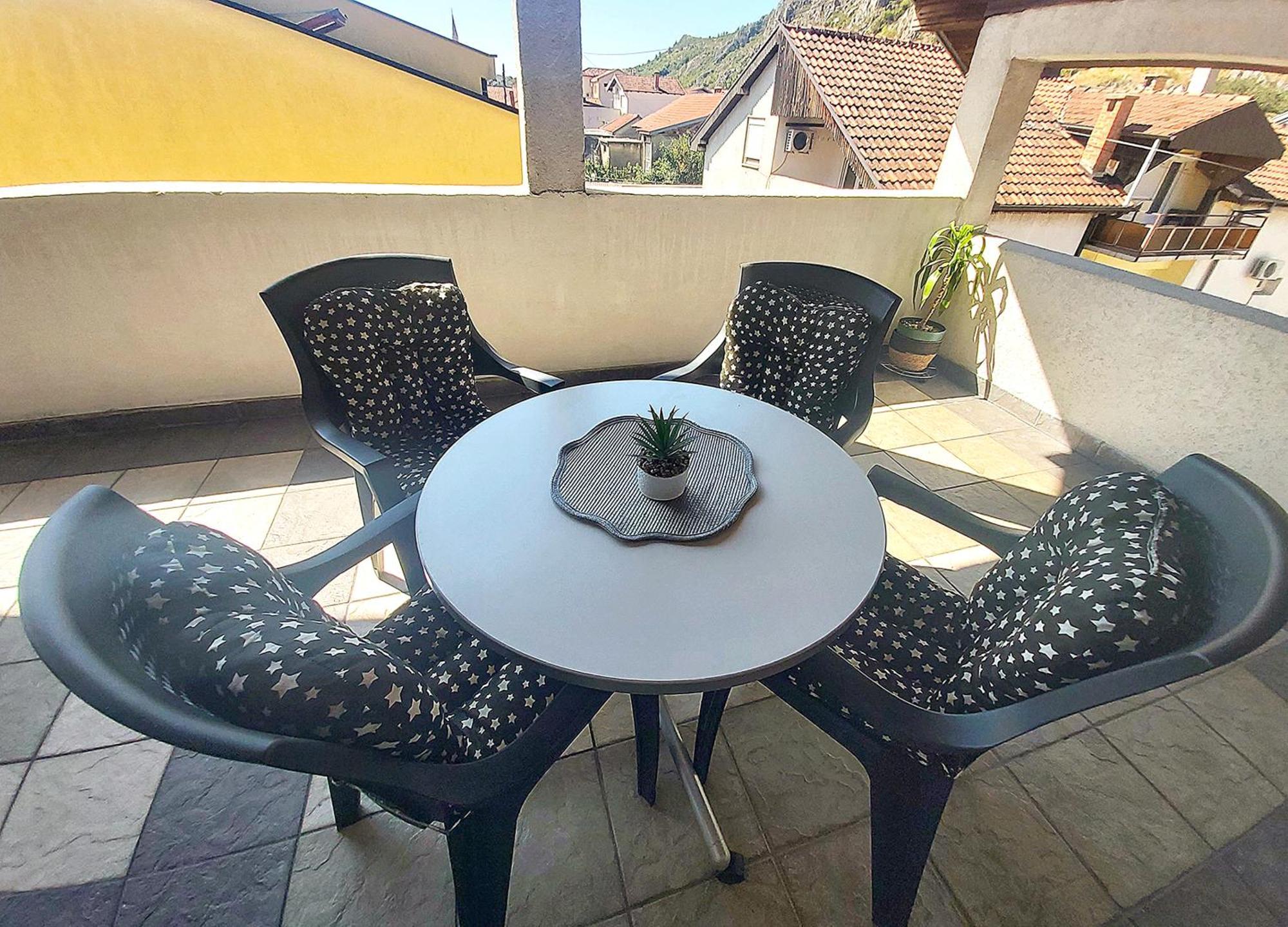 Zara Apartment With Terrace Near Old Town 모스타르 외부 사진